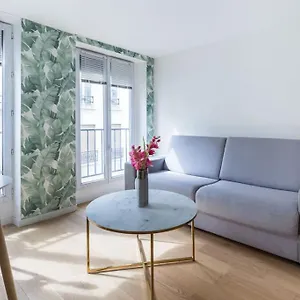 Grands Boulevards 42 Cosy 1 Br-4p , Paris France